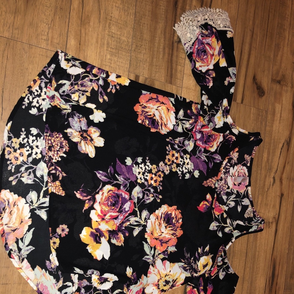 Xhilaration cold shoulder top.